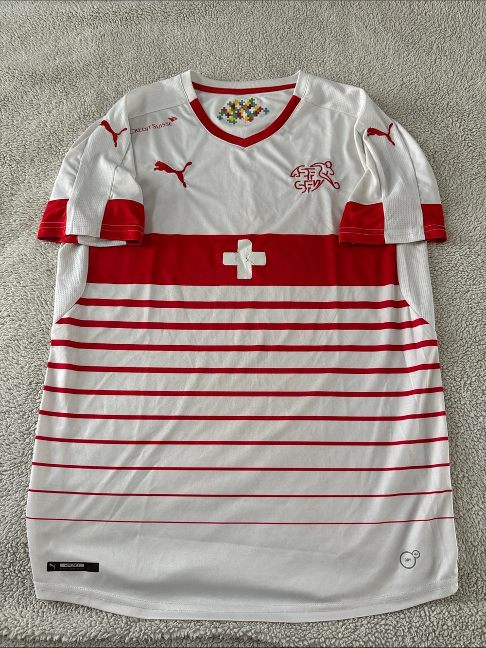 Switzerland 🇨🇭 2016-17 Away National Team Puma Jersey